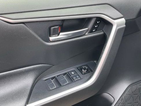 Used 2021 Toyota RAV4 XLE Premium image 13