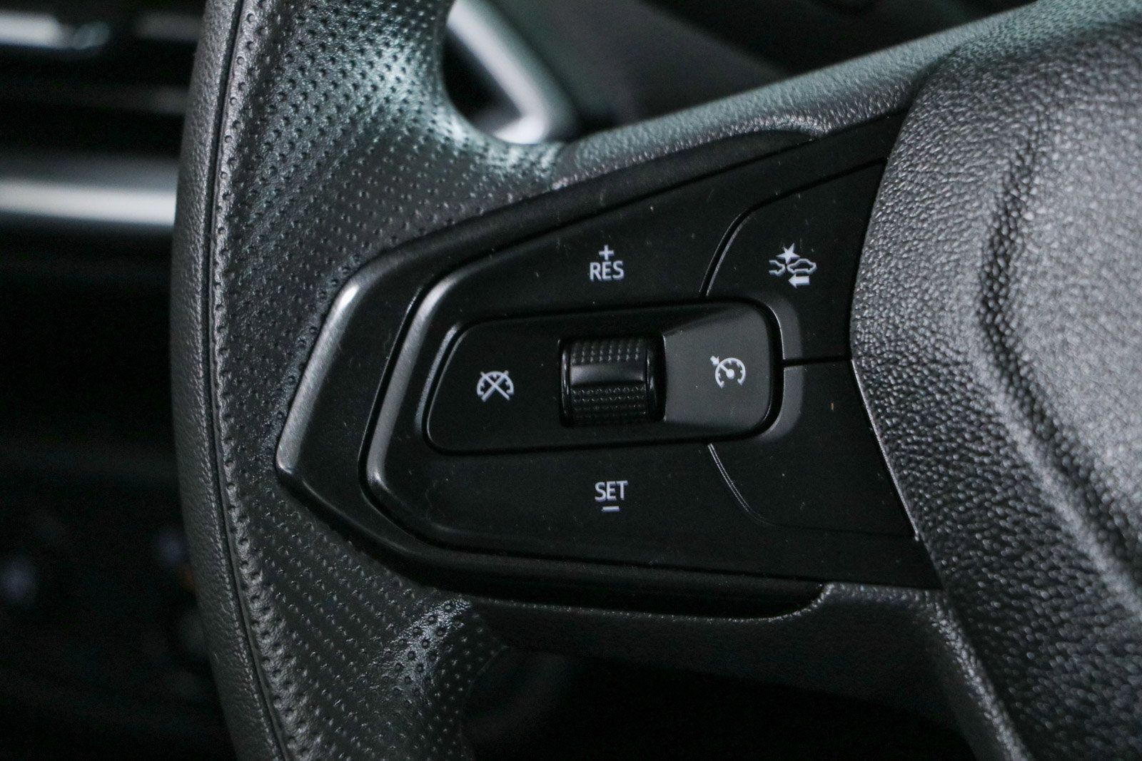 Used 2023 Chevrolet TrailBlazer LT FWD image 13