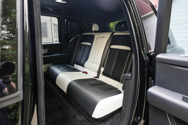 Used 2021 Rolls-Royce Cullinan Black Badge AWD/4WD image 52