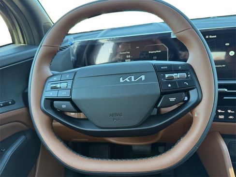 New 2026 Kia Sportage X-Line w/ X-Line Technology Package image 12