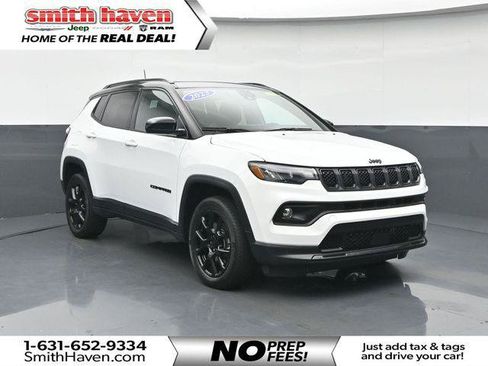 Certified 2023 Jeep Compass Latitude w/ Sun and Sound Group AWD/4WD image 1