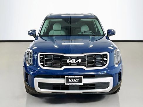 Certified 2023 Kia Telluride S image 2