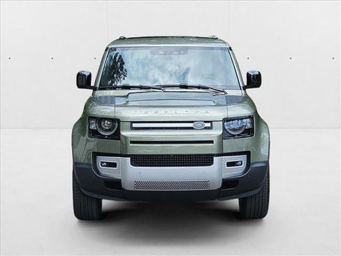 New 2025 Land Rover Defender 110 S image 6