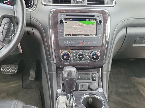 Used 2017 Buick Enclave Leather w/ Enclave Tuscan Edition FWD image 31