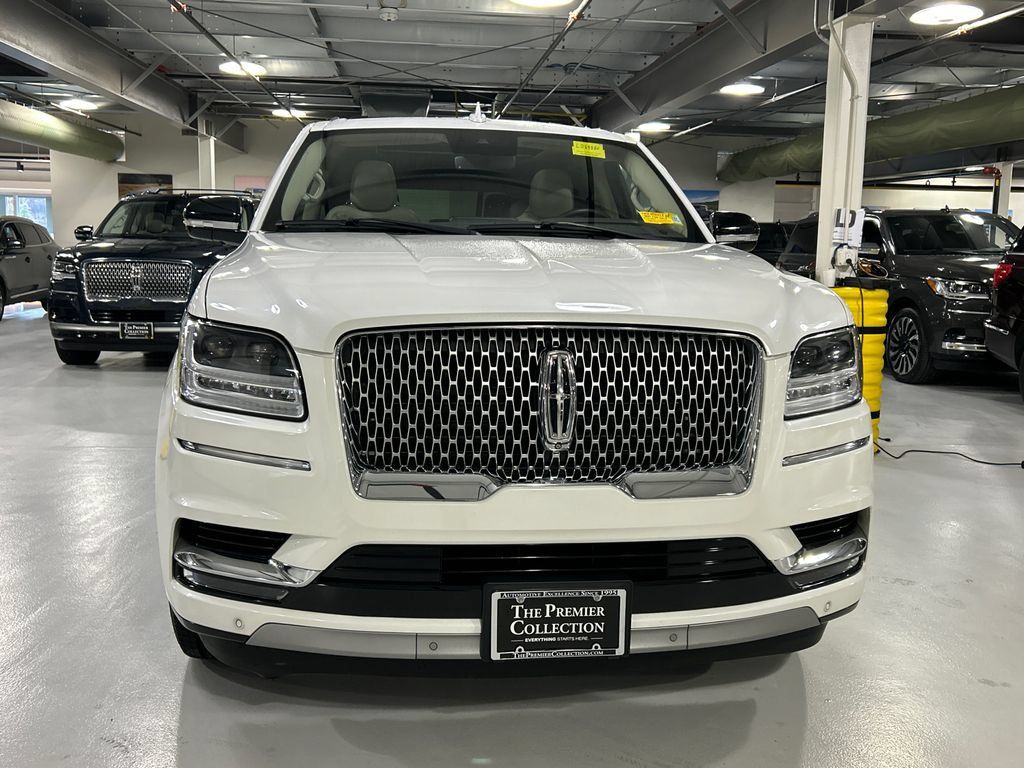 Used 2021 Lincoln Navigator Reserve w/ Luxury Package AWD/4WD image 6