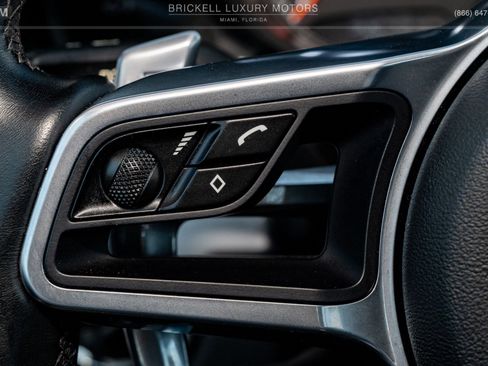 Used 2018 Porsche 911 Carrera image 30