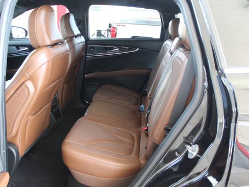 Used 2023 Lincoln Nautilus Reserve w/ Monochromatic Package image 24