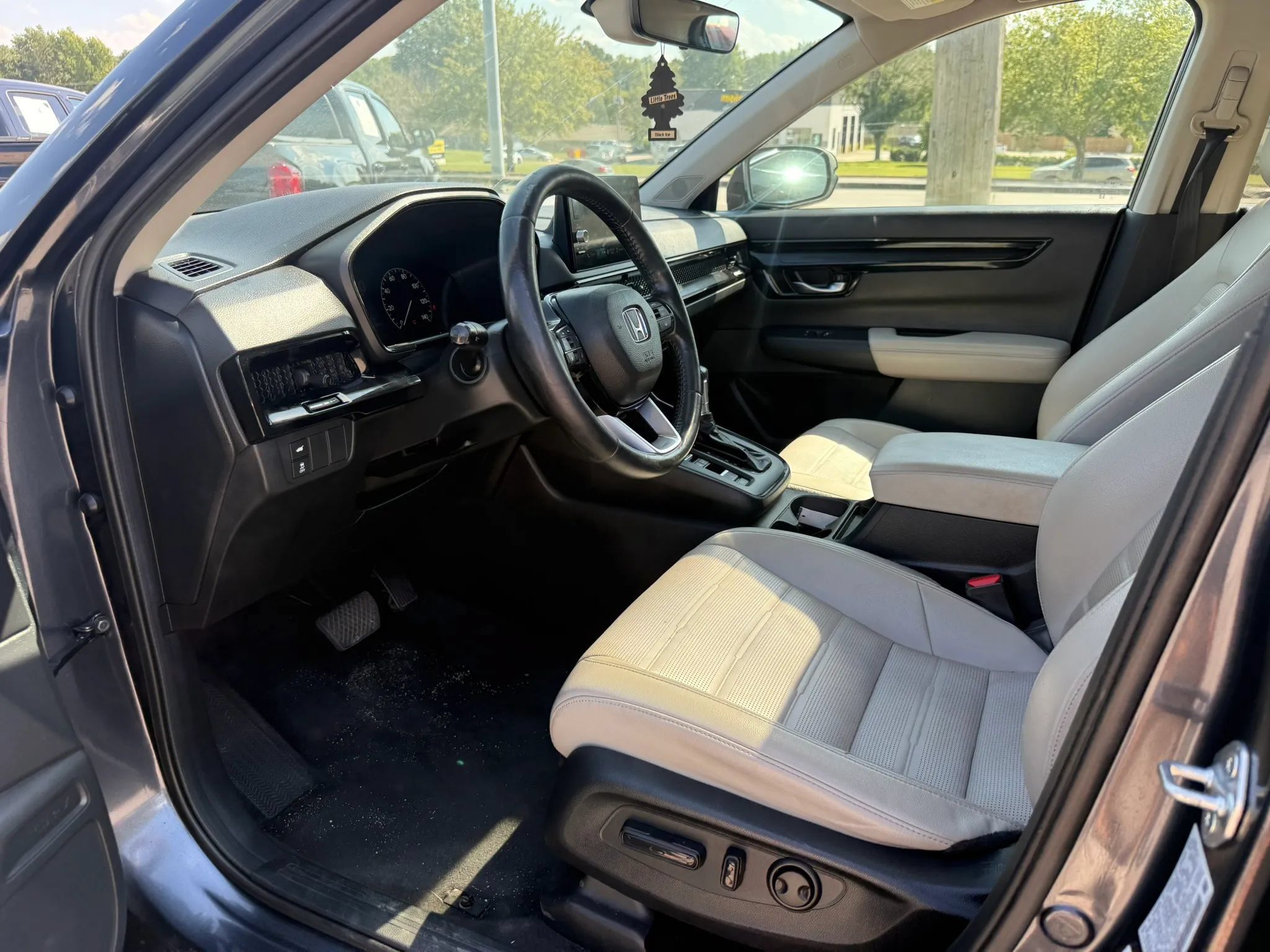 Used 2023 Honda CR-V EX-L image 5