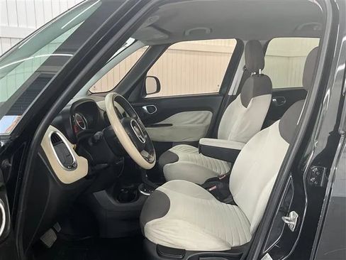 Used 2014 FIAT 500L Easy image 9