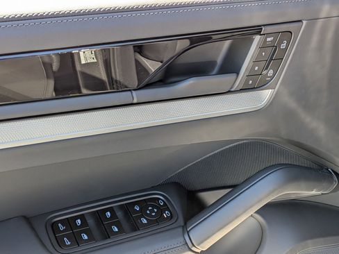 New 2026 Porsche Cayenne S image 14