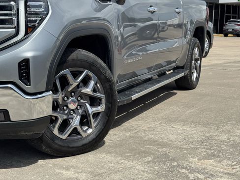 Used 2025 GMC Sierra 1500 SLT RWD image 3