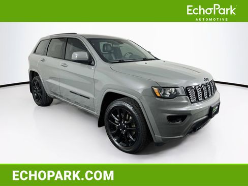 Used 2021 Jeep Grand Cherokee Laredo X AWD/4WD image 1