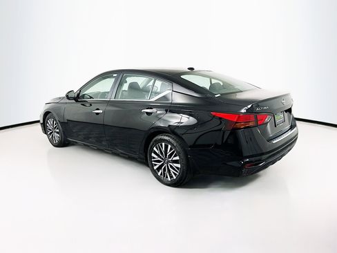 Used 2023 Nissan Altima 2.5 SV image 5