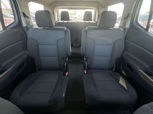 Used 2023 GMC Acadia SLE w/ Driver Convenience Package image 21