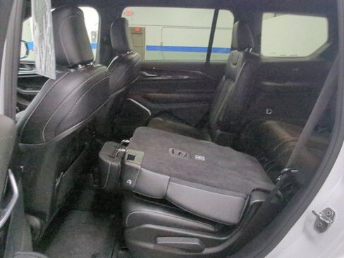 Used 2022 Jeep Grand Cherokee L Laredo AWD/4WD image 25