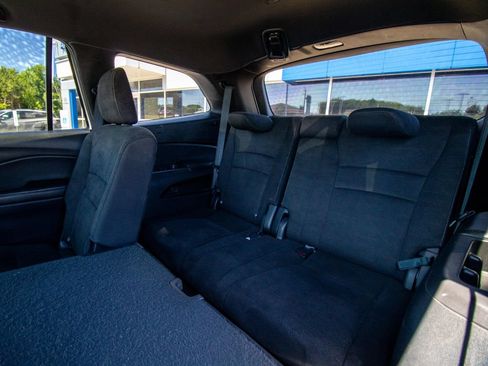 Used 2022 Honda Pilot Sport image 11