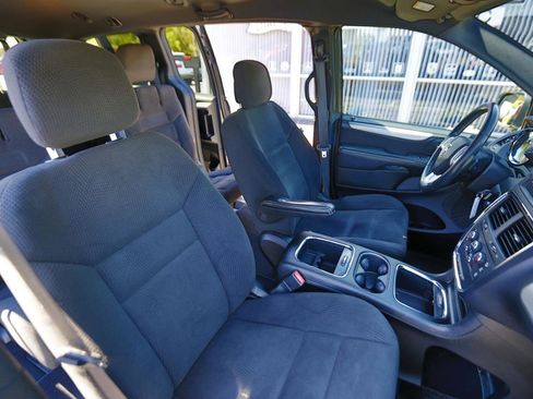 Used 2015 Dodge Grand Caravan SXT w/ Blacktop Package FWD image 19