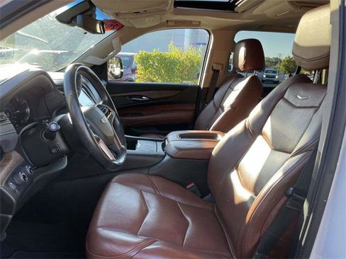 Used 2019 Cadillac Escalade Premium Luxury image 13