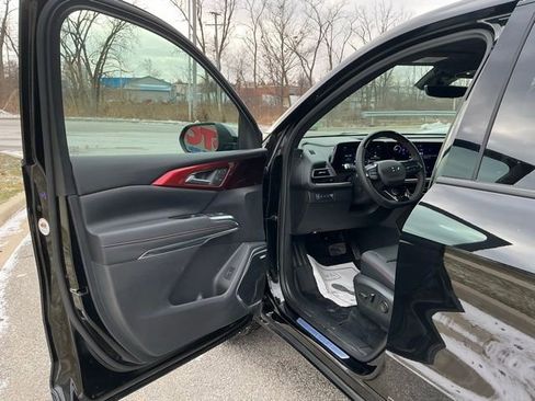 Used 2024 Chevrolet Traverse RS w/ LPO, Floor Liner Package image 17