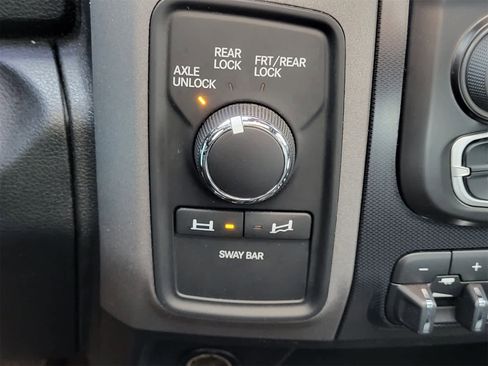 Used 2017 RAM 2500 Power Wagon w/ Luxury Group image 19