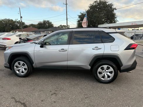 Used 2019 Toyota RAV4 LE image 8
