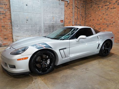 Used 2013 Chevrolet Corvette Grand Sport w/ 2LT Preferred Equipment Group RWD image 8