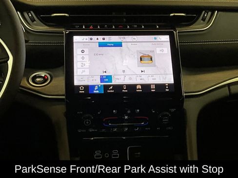 New 2025 Jeep Grand Cherokee Limited w/ Luxury Tech Group II image 17