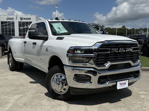 New 2026 RAM 3500 Lone Star AWD/4WD image 2