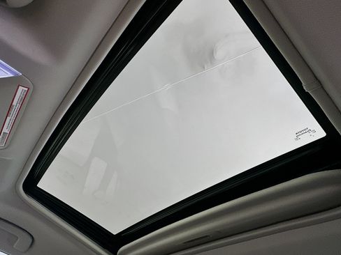 Used 2021 Toyota RAV4 XLE Premium FWD image 25