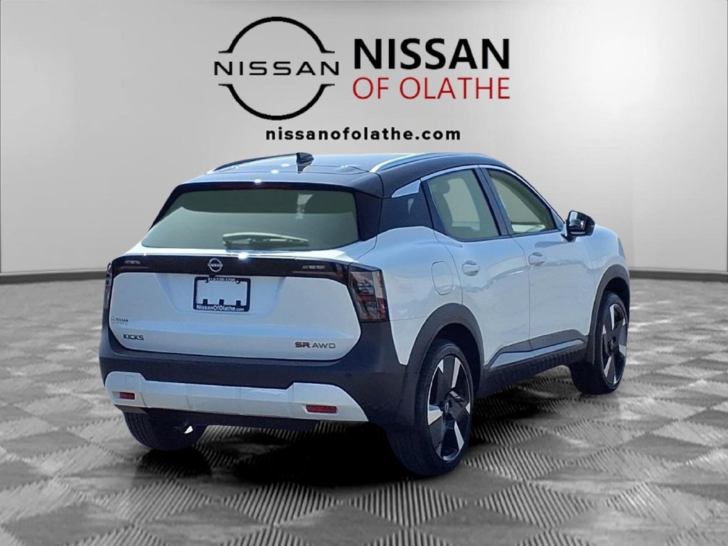 Used 2025 Nissan Kicks SR w/ SR Premium Package AWD/4WD image 28