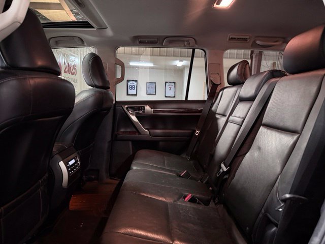 Used 2018 Lexus GX 460 Premium w/ Premium Package AWD/4WD image 13