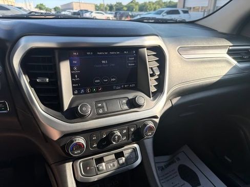 Used 2023 GMC Acadia SLT FWD image 13