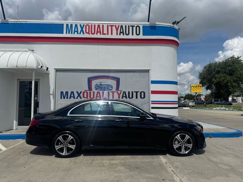 Used 2020 Mercedes-Benz E 350 Sedan w/ Parking Assistance Package image 24