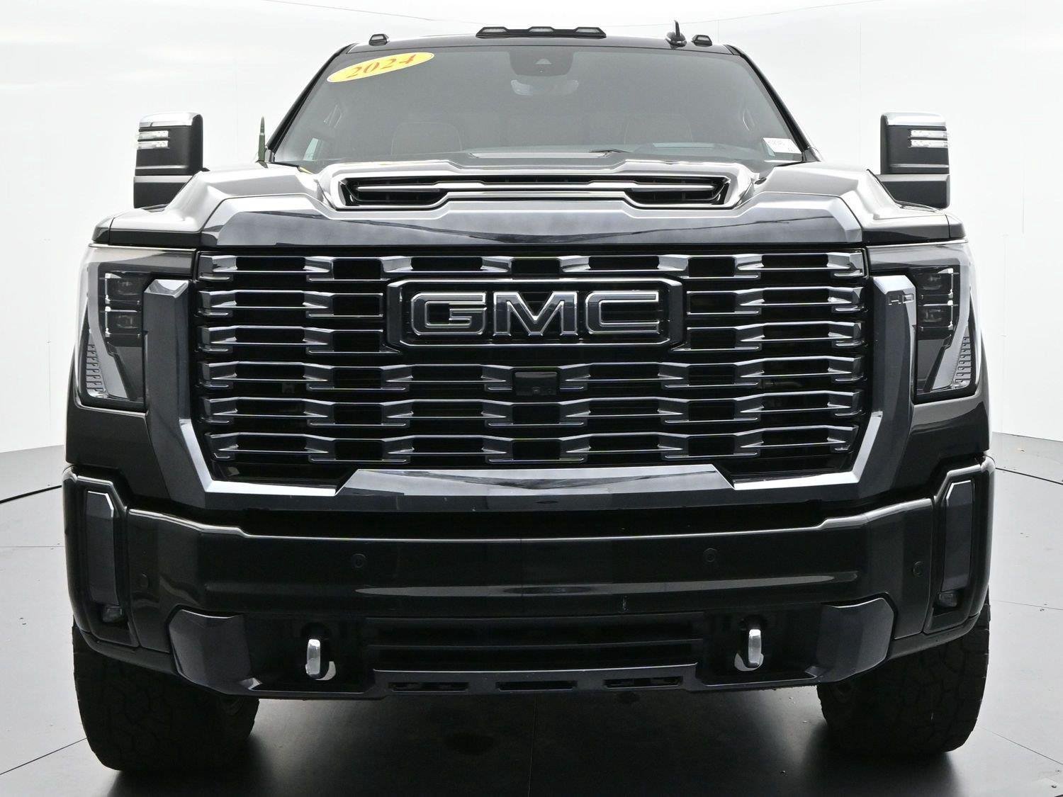 Used 2024 GMC Sierra 2500 Denali Ultimate AWD/4WD image 2