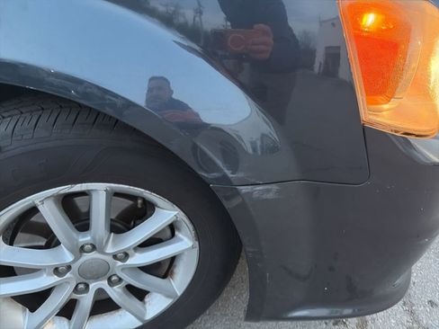 Used 2014 Dodge Grand Caravan SXT image 13