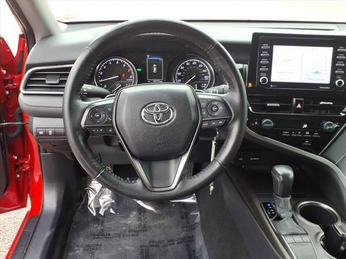 Certified 2022 Toyota Camry SE image 12