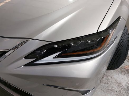 Used 2020 Lexus ES 350 Ultra Luxury image 32