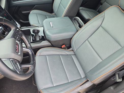 Used 2025 GMC Yukon XL AT4 w/ AT4 Premium Package AWD/4WD image 16