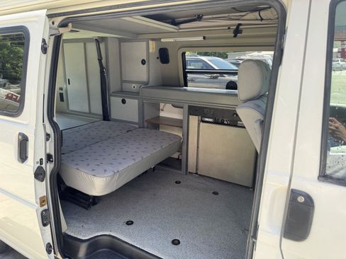 Used 1997 Volkswagen Eurovan Camper FWD image 11