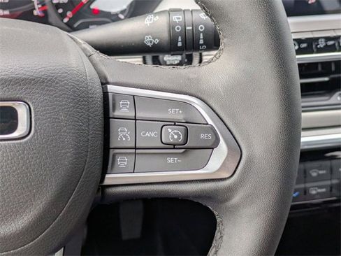 Used 2024 Jeep Compass Limited image 18