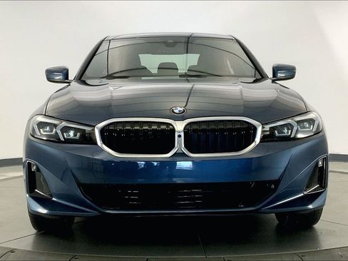 Certified 2025 BMW 330i Sedan RWD image 2