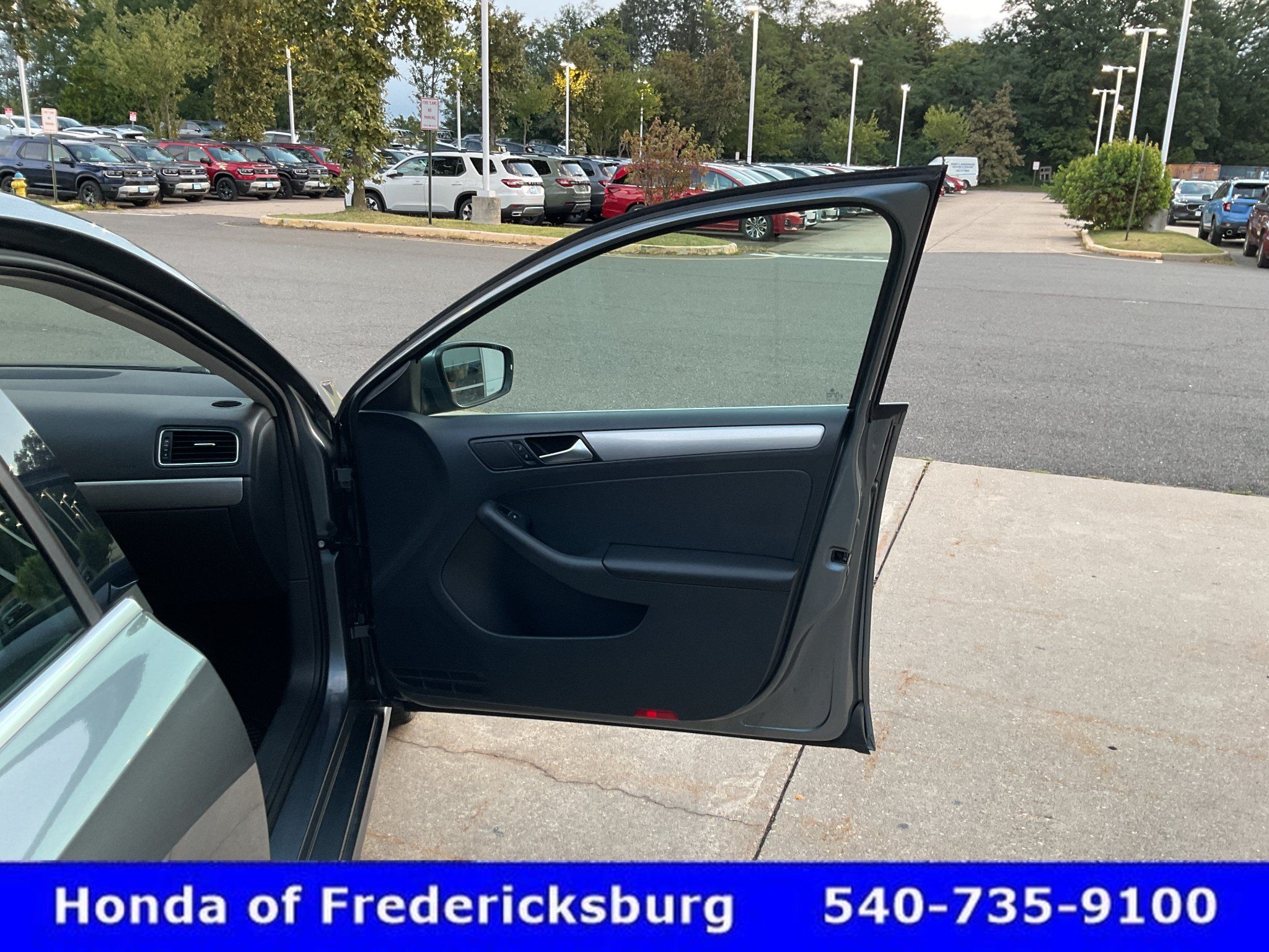 Used 2015 Volkswagen Jetta SE FWD image 20