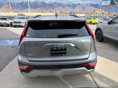 Certified 2024 Kia Niro EX Touring image 5