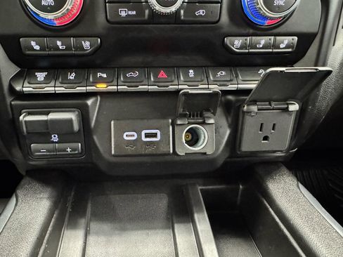 Used 2021 GMC Sierra 2500 Denali AWD/4WD image 25