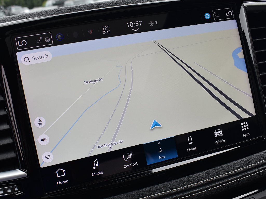 Used 2025 Chrysler Pacifica Limited FWD image 9