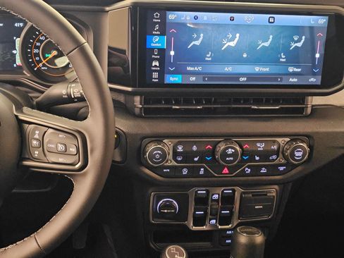 New 2026 Jeep Gladiator Sport AWD/4WD image 19