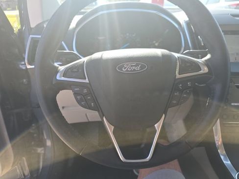 Used 2019 Ford Edge Titanium w/ Equipment Group 301A FWD image 15