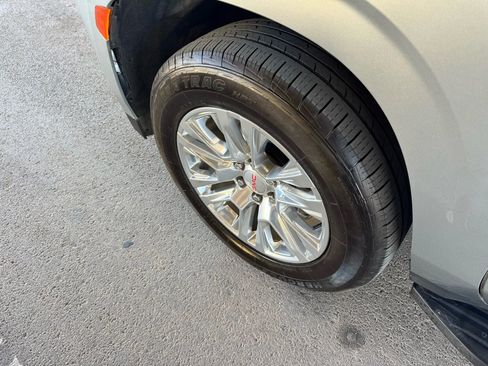 Used 2023 GMC Yukon XL Denali image 34