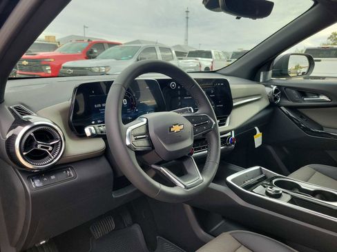 New 2026 Chevrolet Equinox LT w/ Convenience Package II FWD image 10