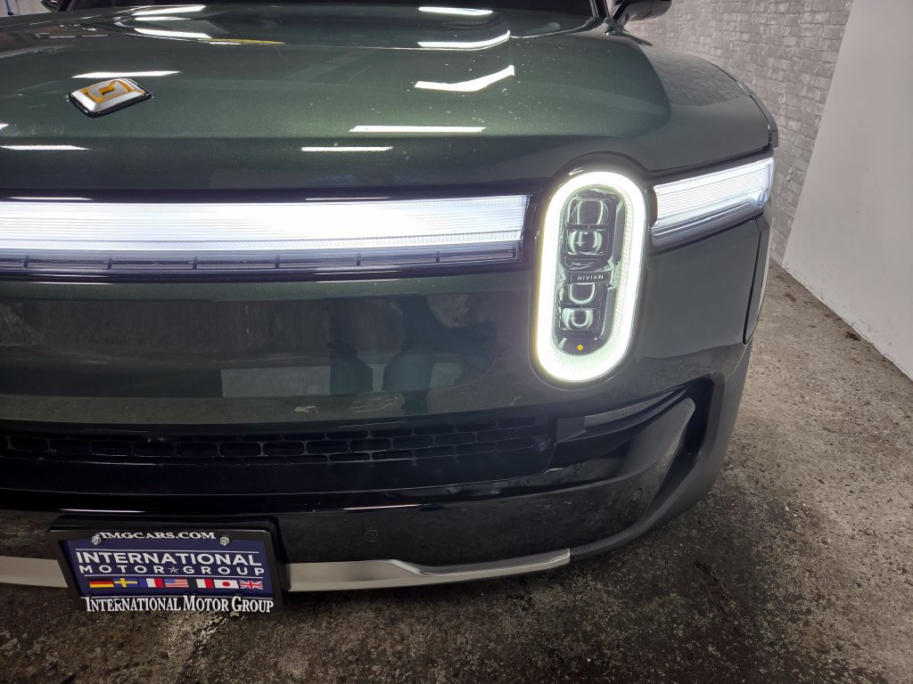 Used 2025 Rivian R1S Adventure Dual AWD/4WD image 6